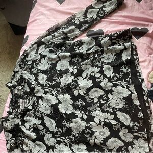 Laundry By Shelli Segal Black and White Floral Maxi Skirt